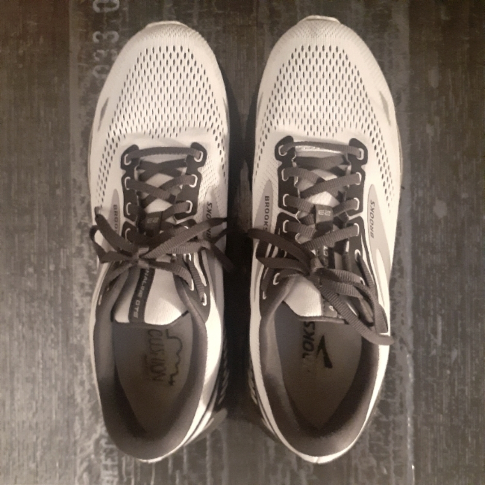 Brooks Adrenaline 23 Mens Shoes sz 11